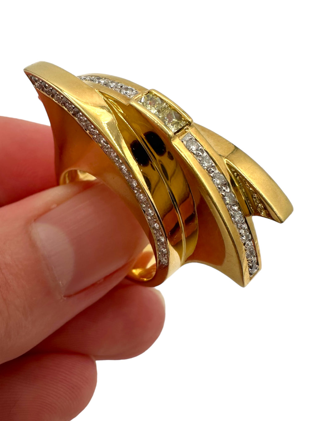 18k Edgy Diamond Claw Ring