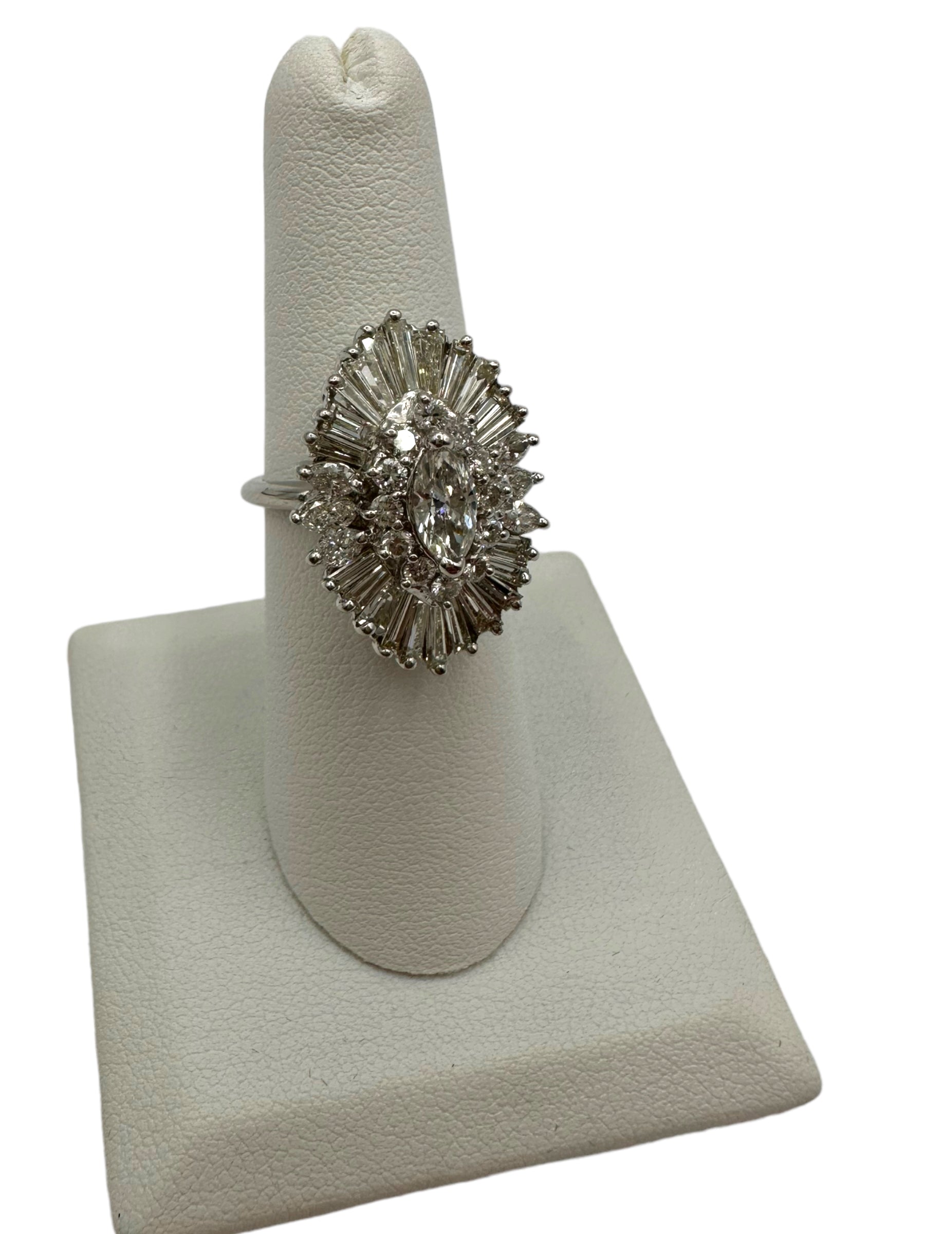 18k White Gold Diamond Ballerina Ring