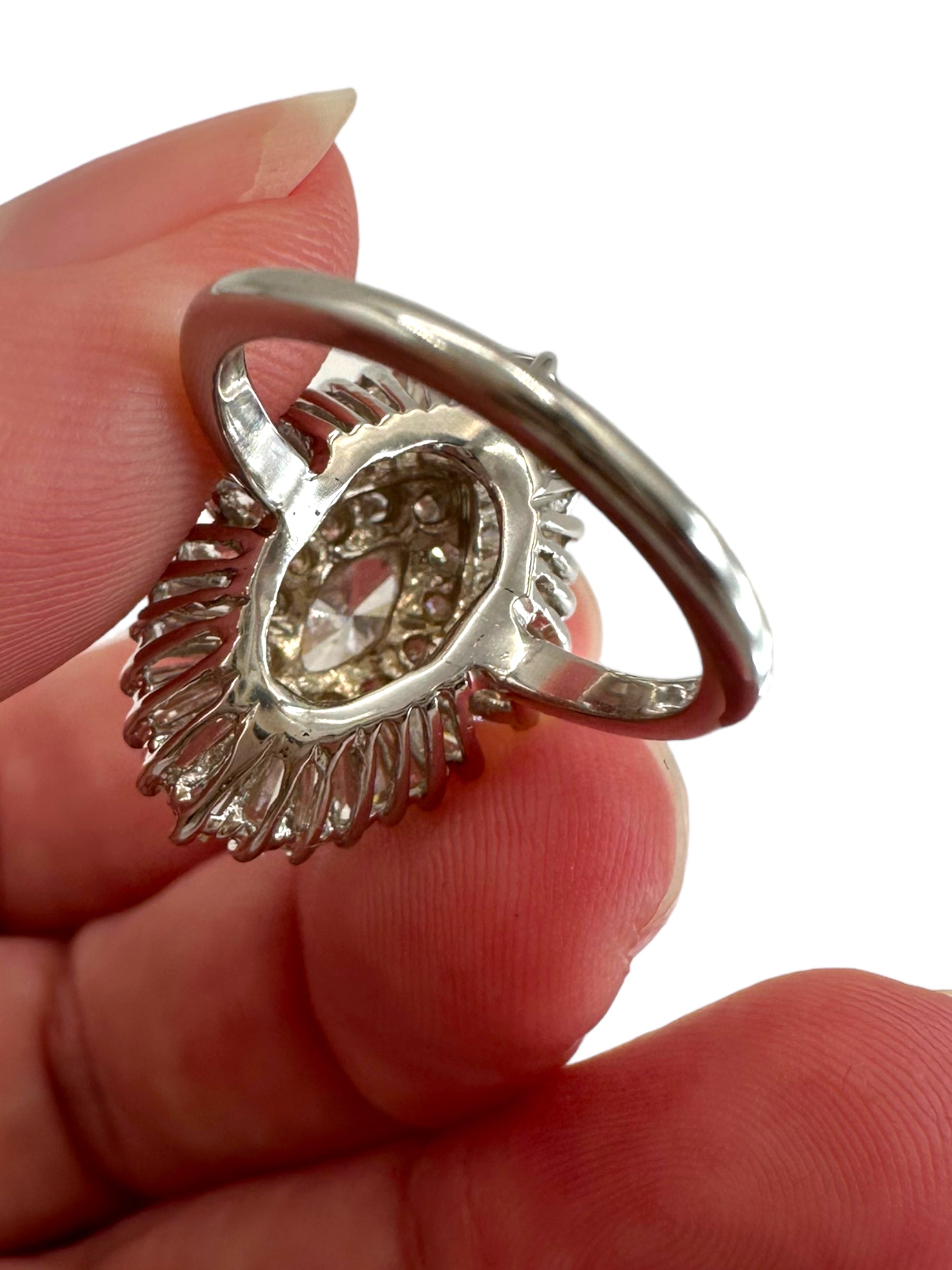 18k White Gold Diamond Ballerina Ring