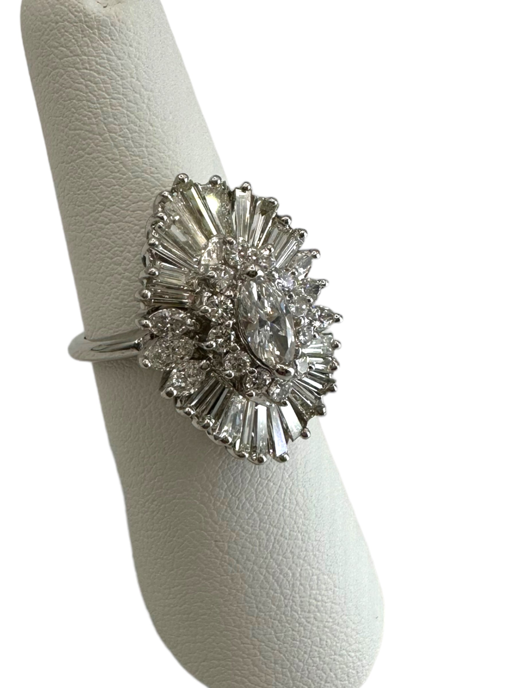 18k White Gold Diamond Ballerina Ring