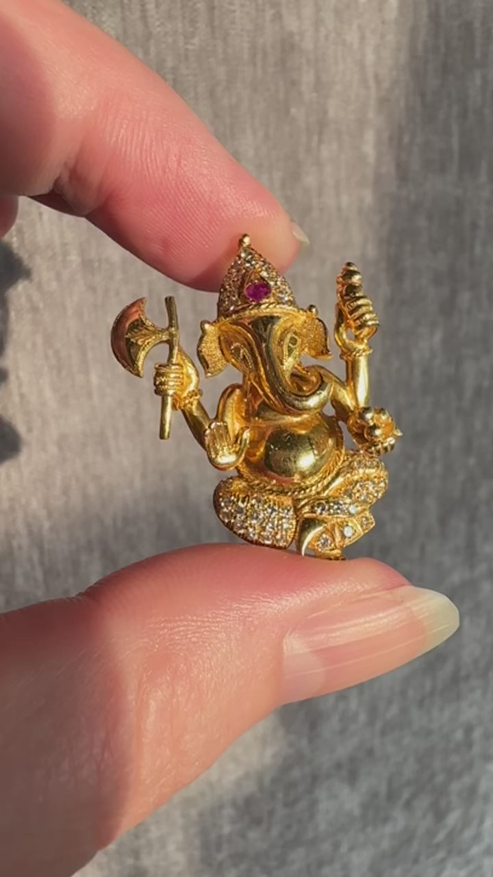 16k Lord Ganesh Diamond Pendant
