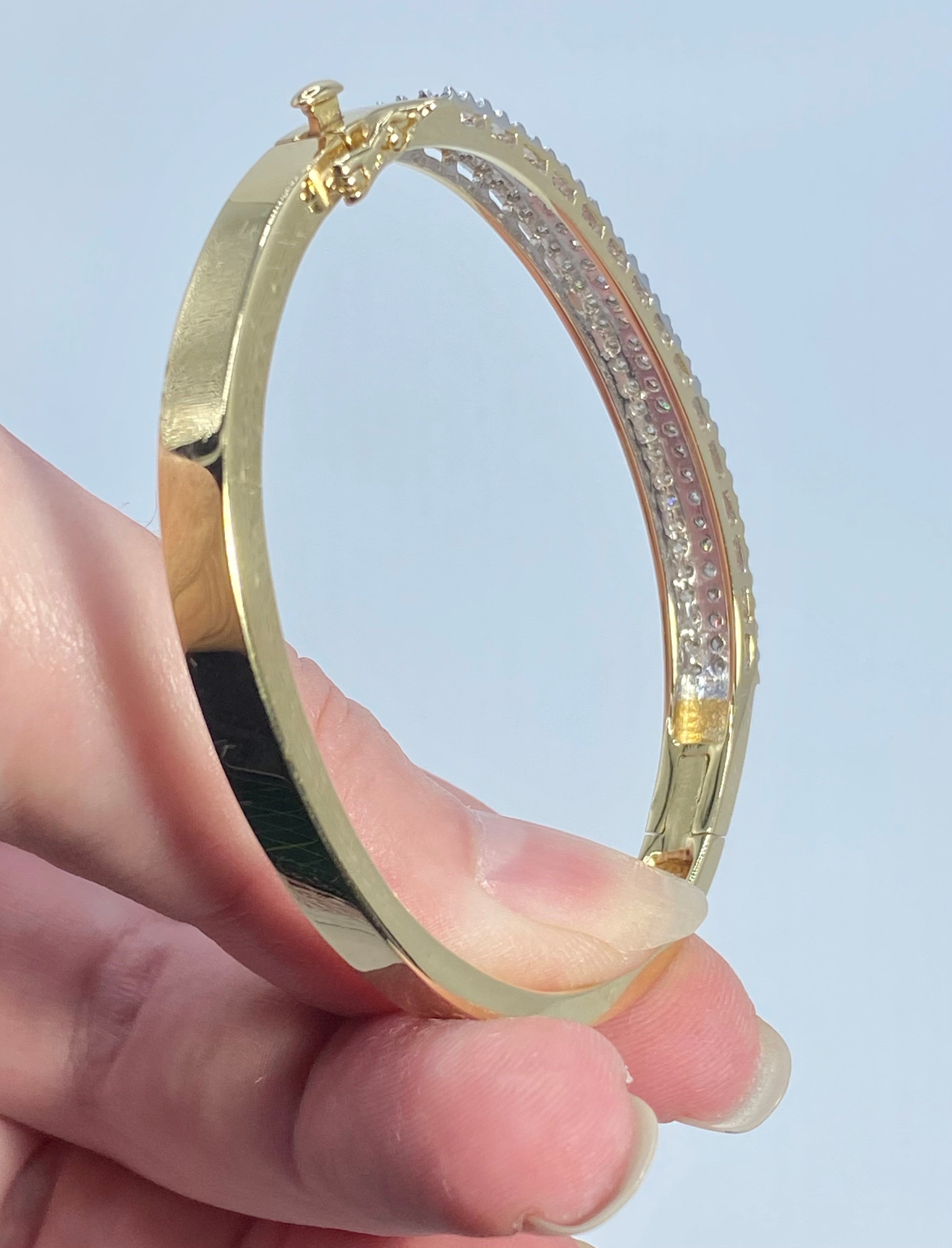 14k Yellow Gold Diamond Bangle Bracelet
