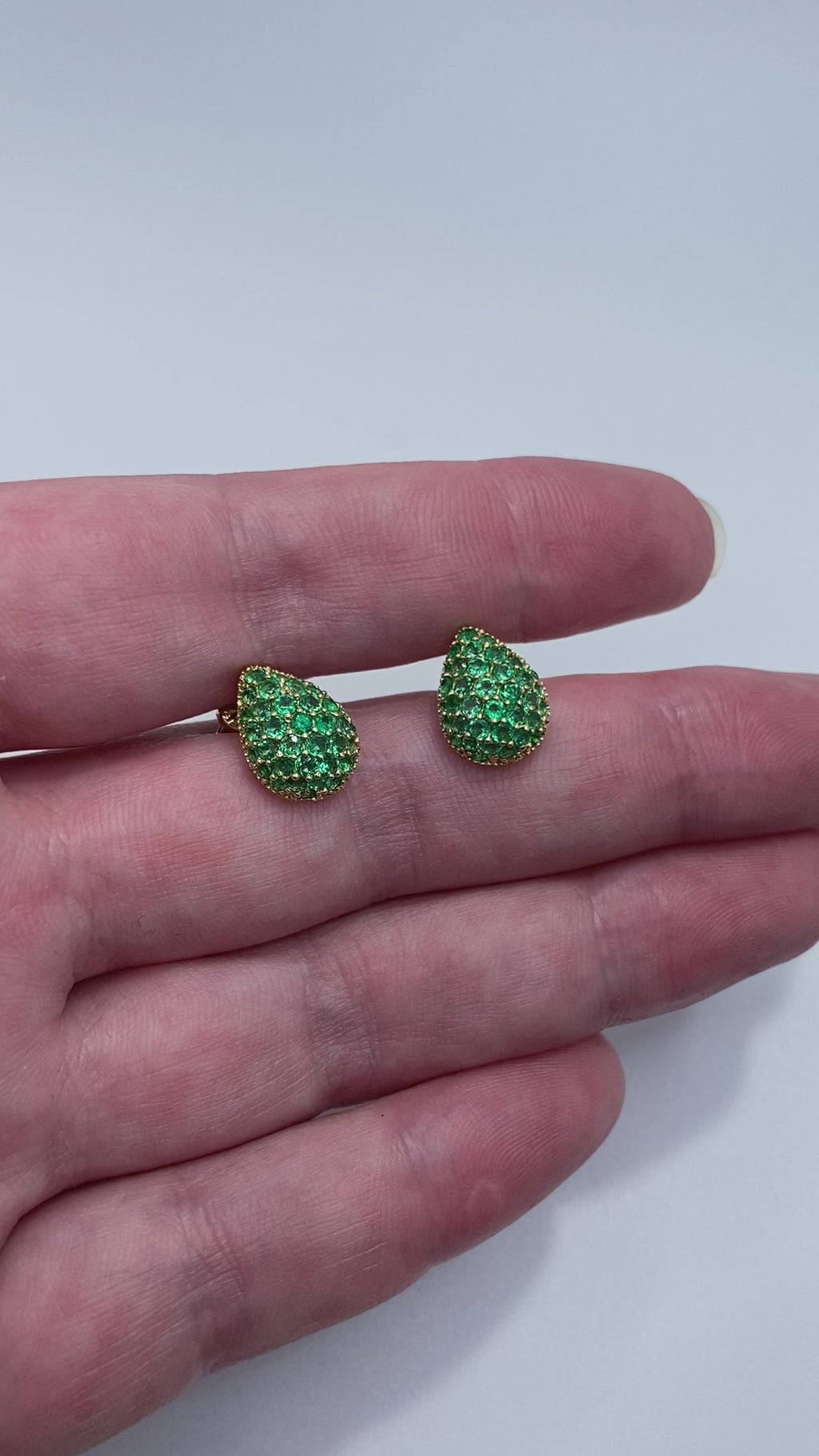 18k Emerald Earrings