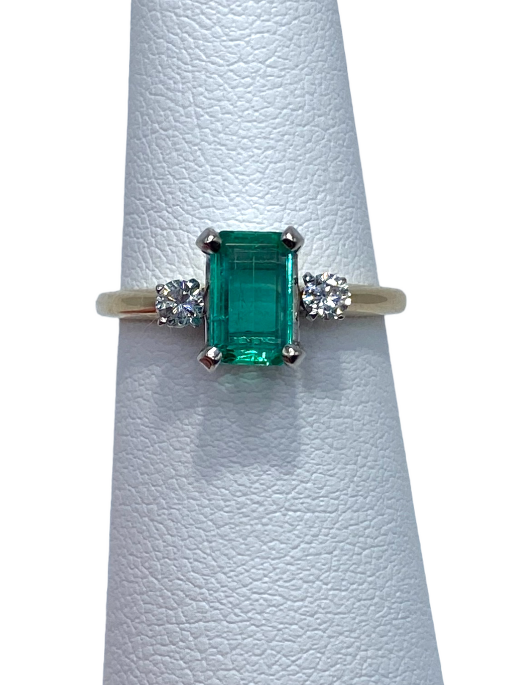 14k Emerald Diamond Ring