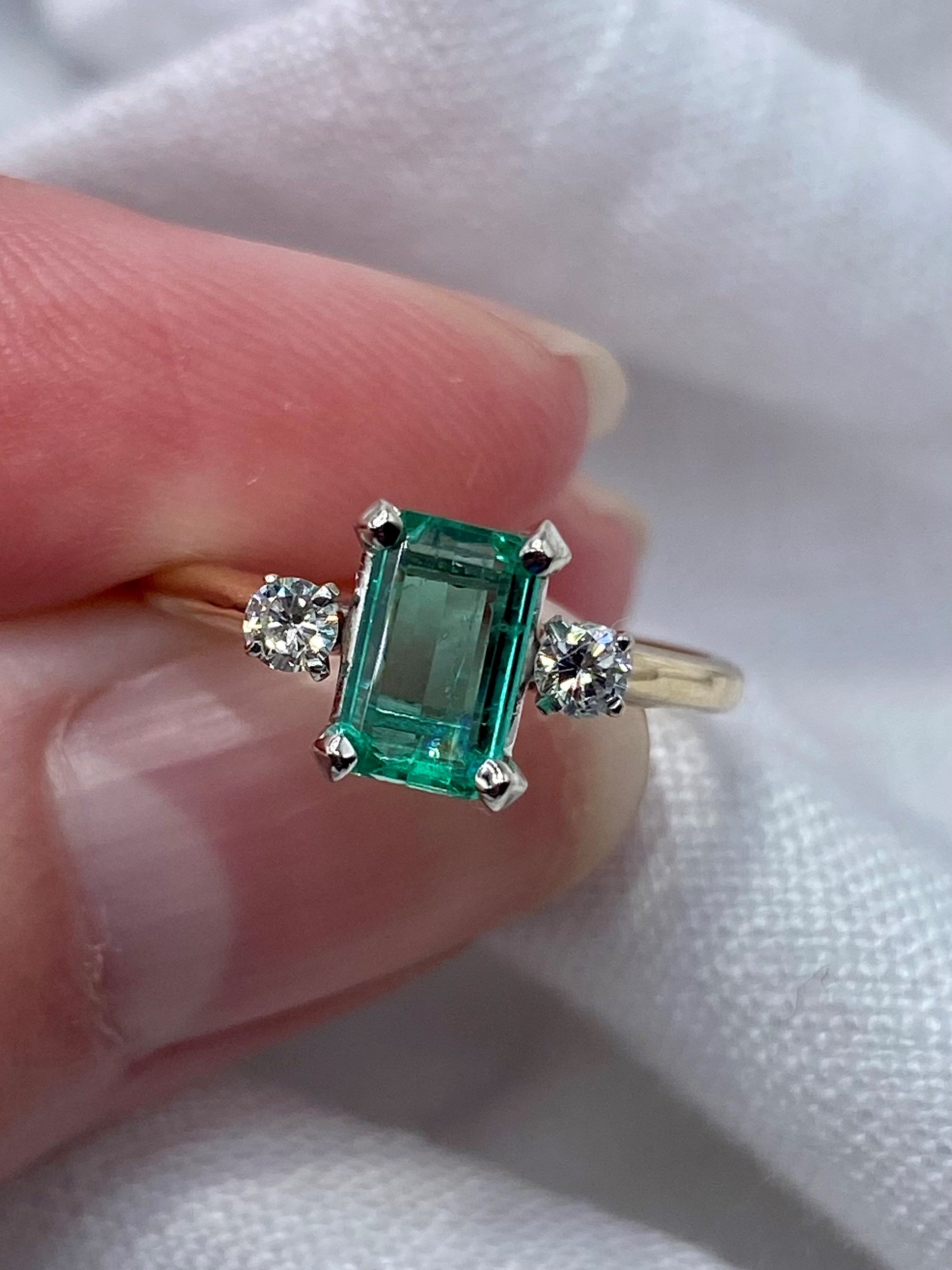 14k Emerald Diamond Ring