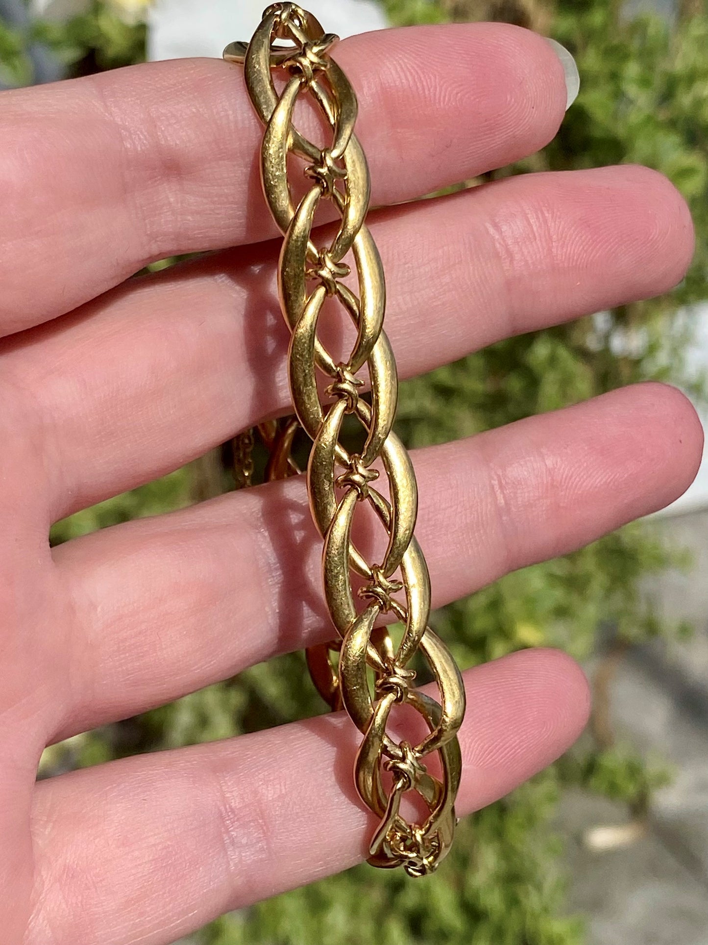 French 18k Intertwining Links Bracelet