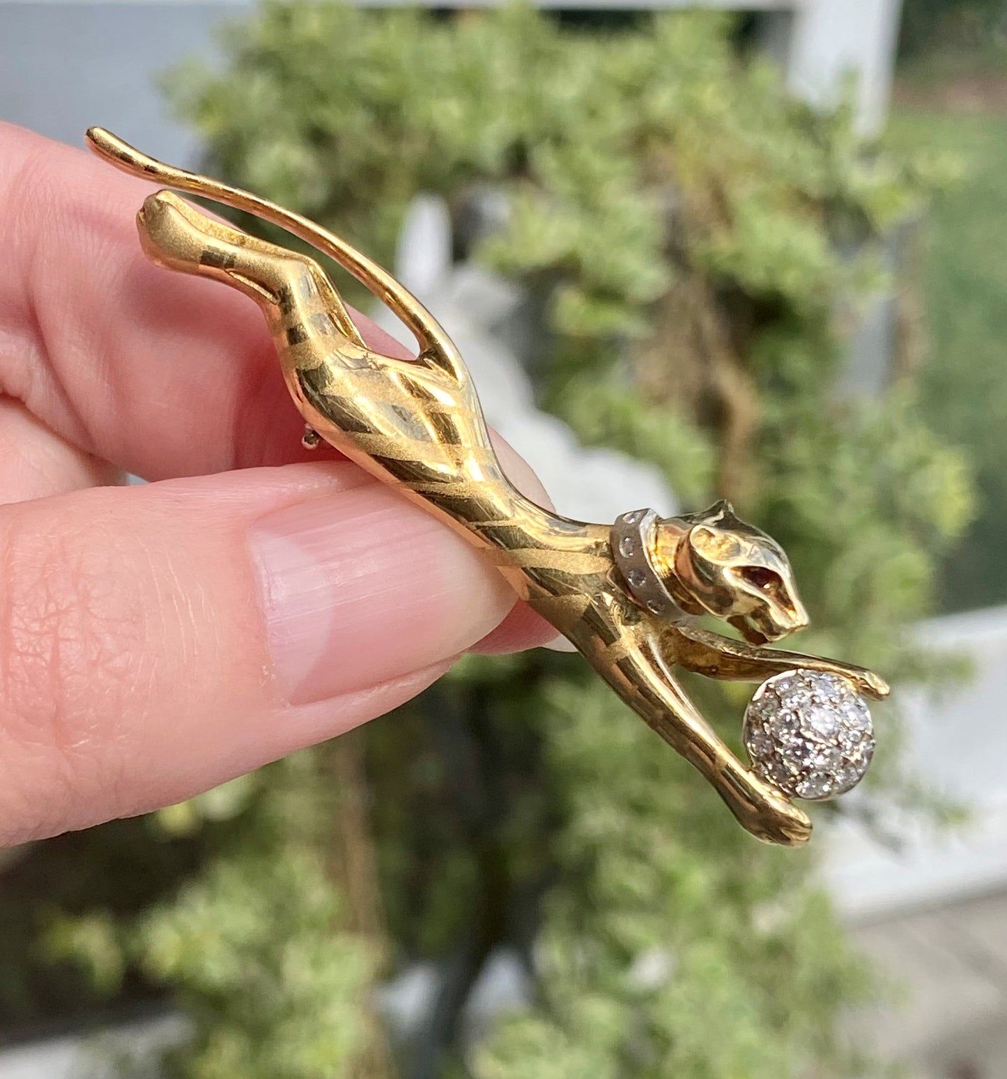 18k Playful Panther Brooch