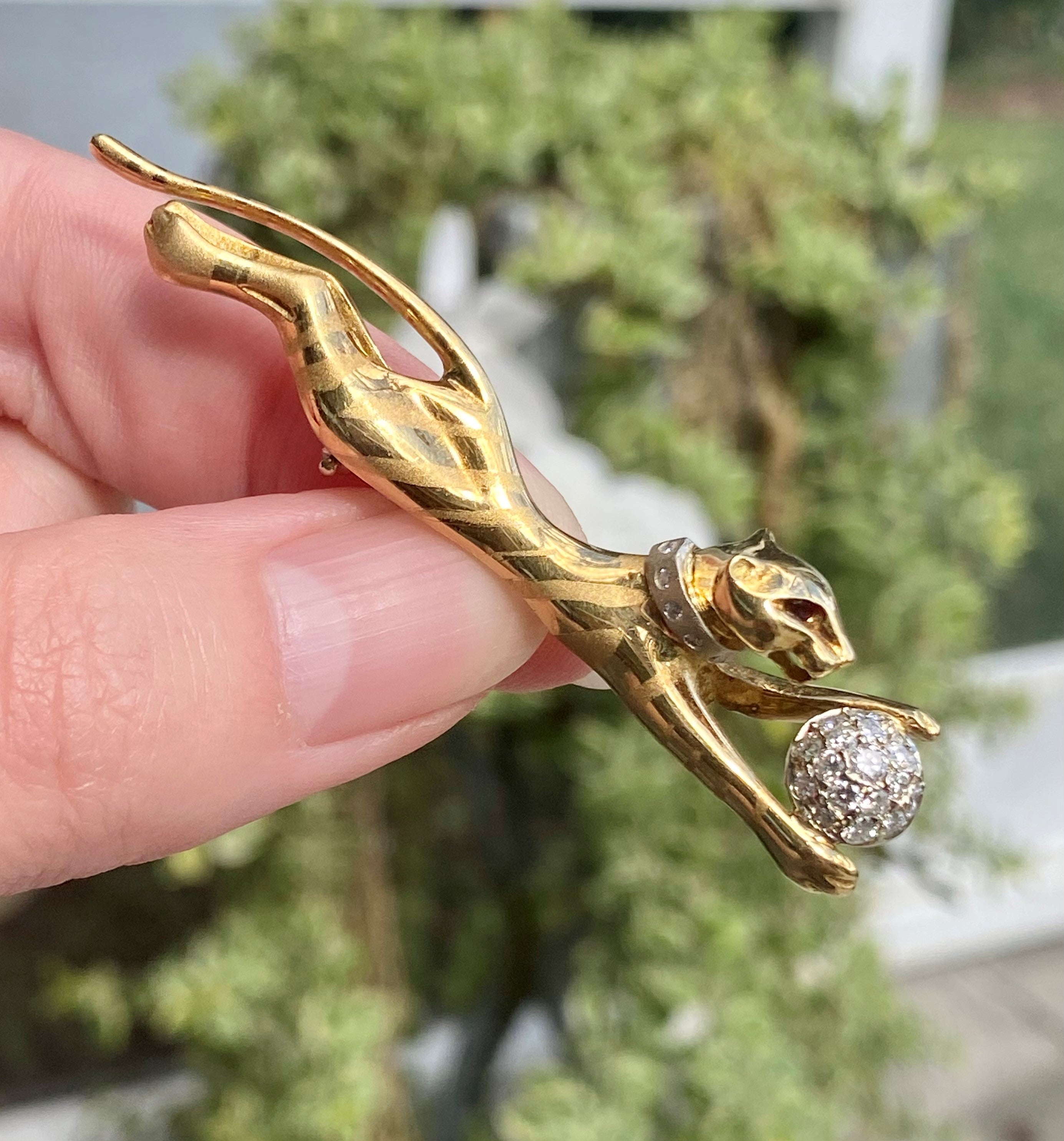 18k Playful Panther Brooch