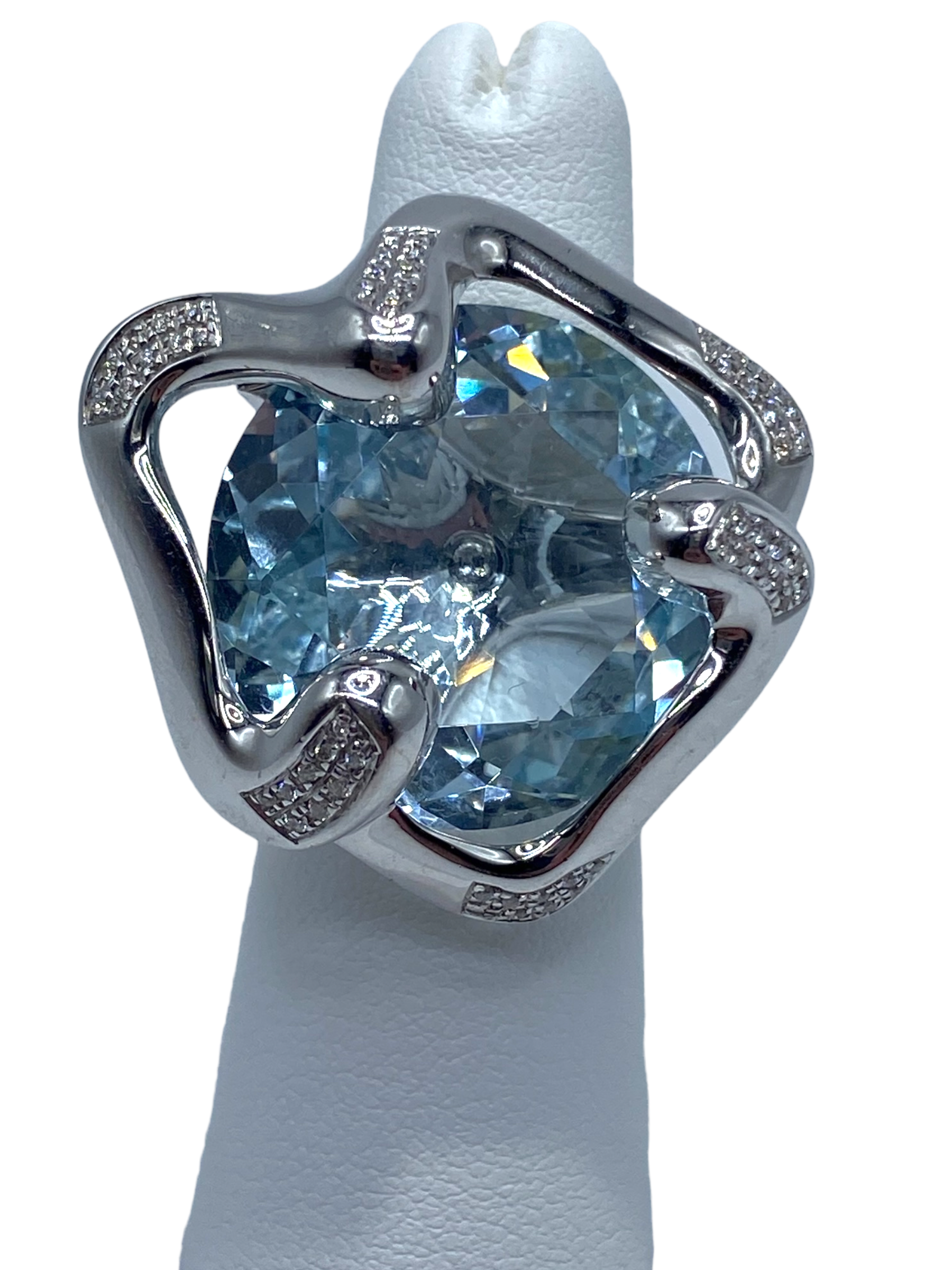 18k Designer Abstract Topaz Ring