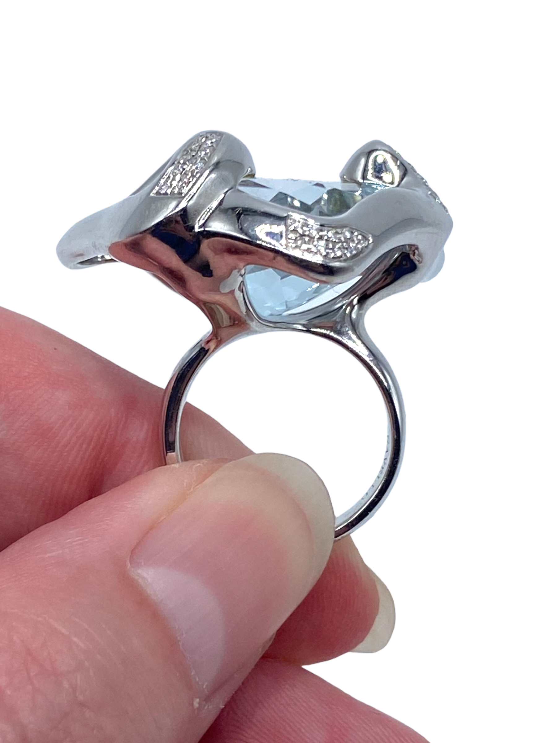 18k Designer Abstract Topaz Ring