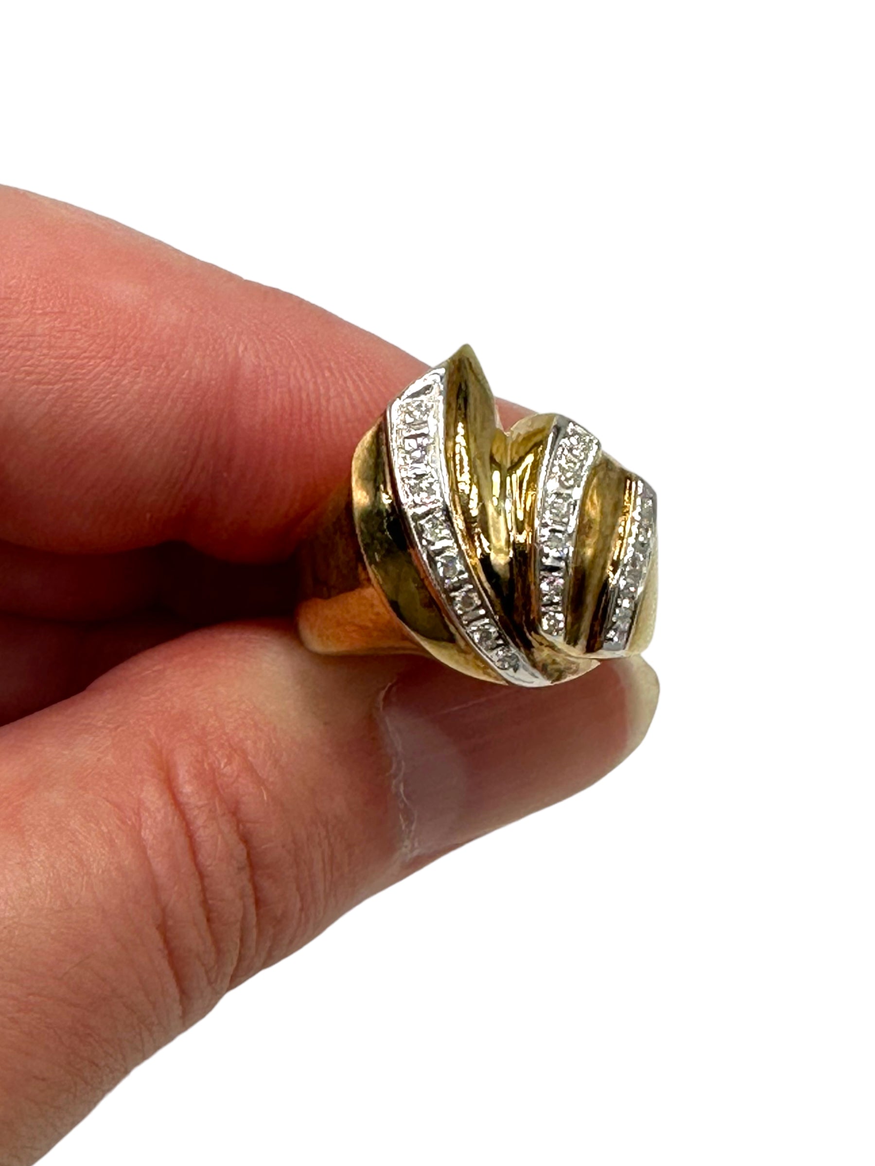 14k Diamond Wave Ring
