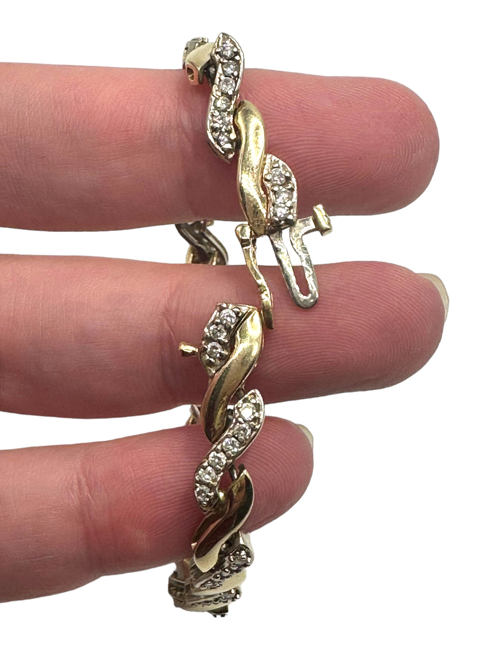 14k Diamond Wavy Link Bracelet