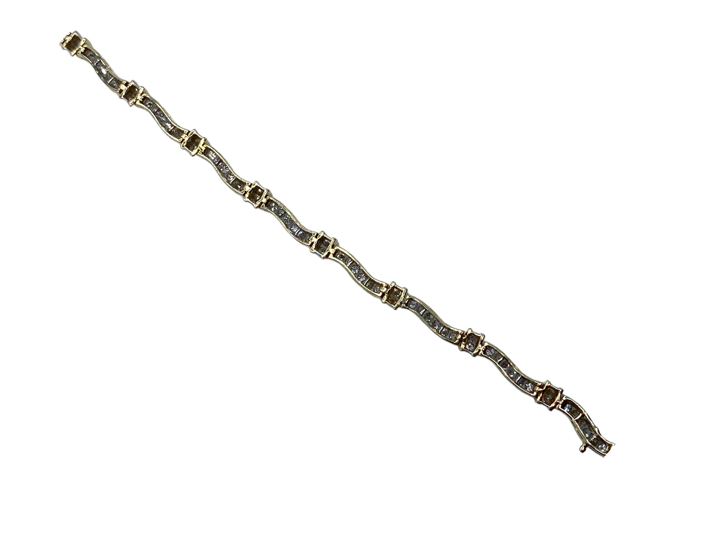14k Diamond Wavy Bracelet