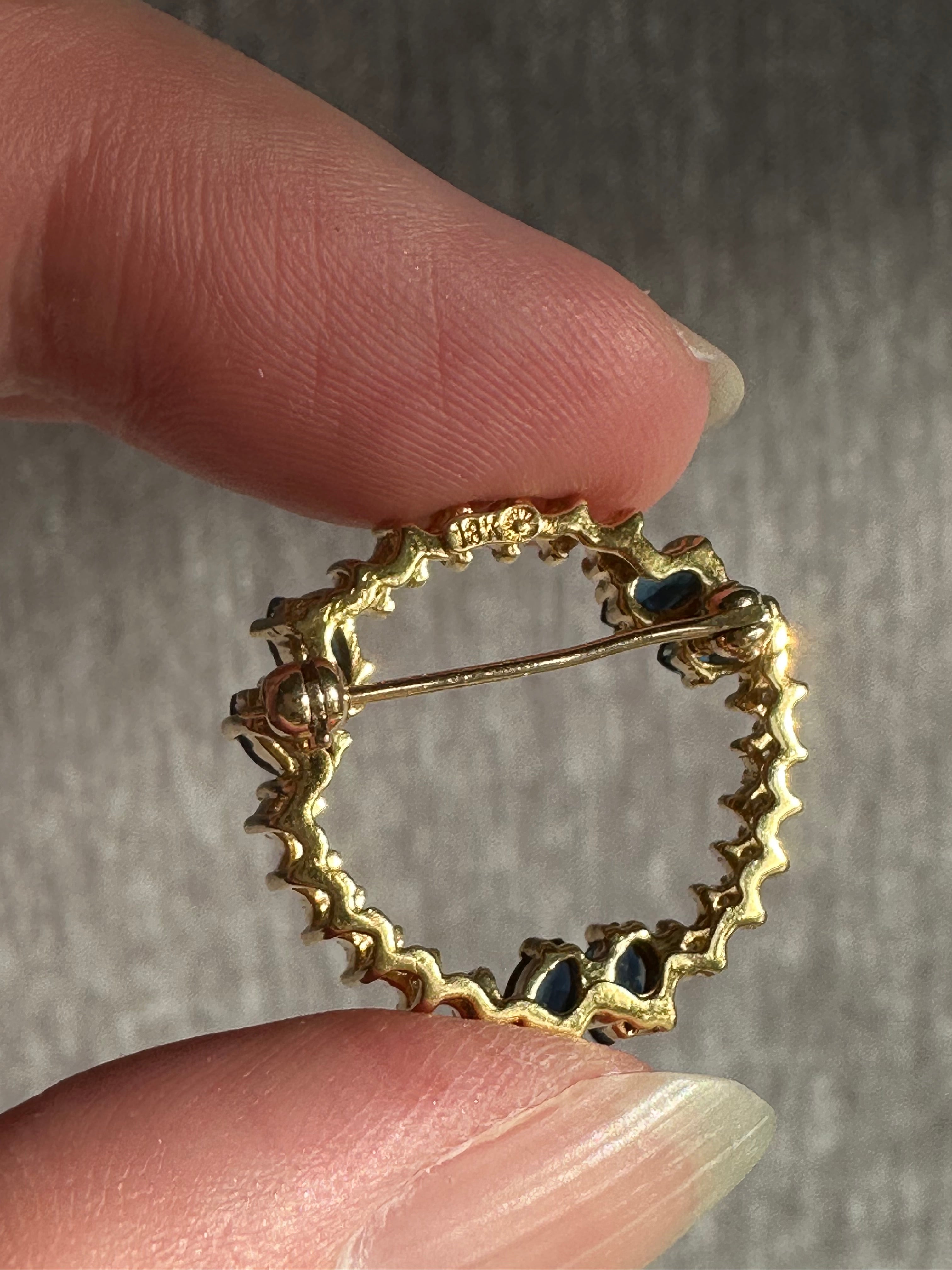 18k Diamond Sapphire Circle Brooch