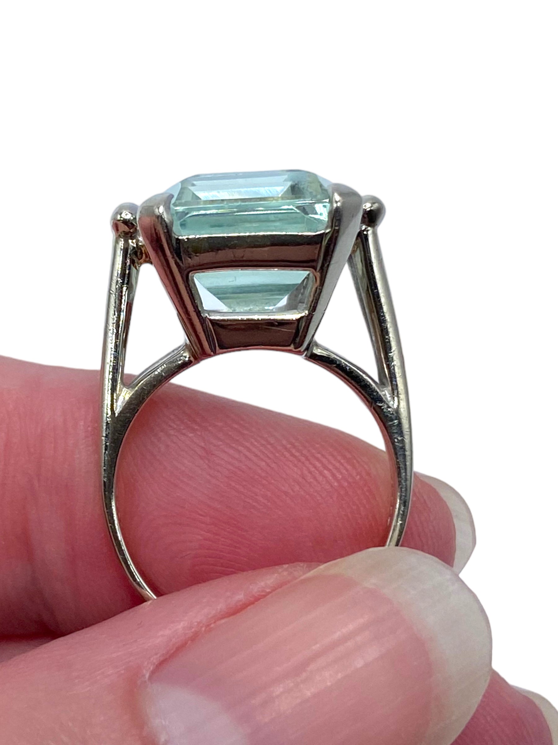 14k White Gold Aquamarine Ring