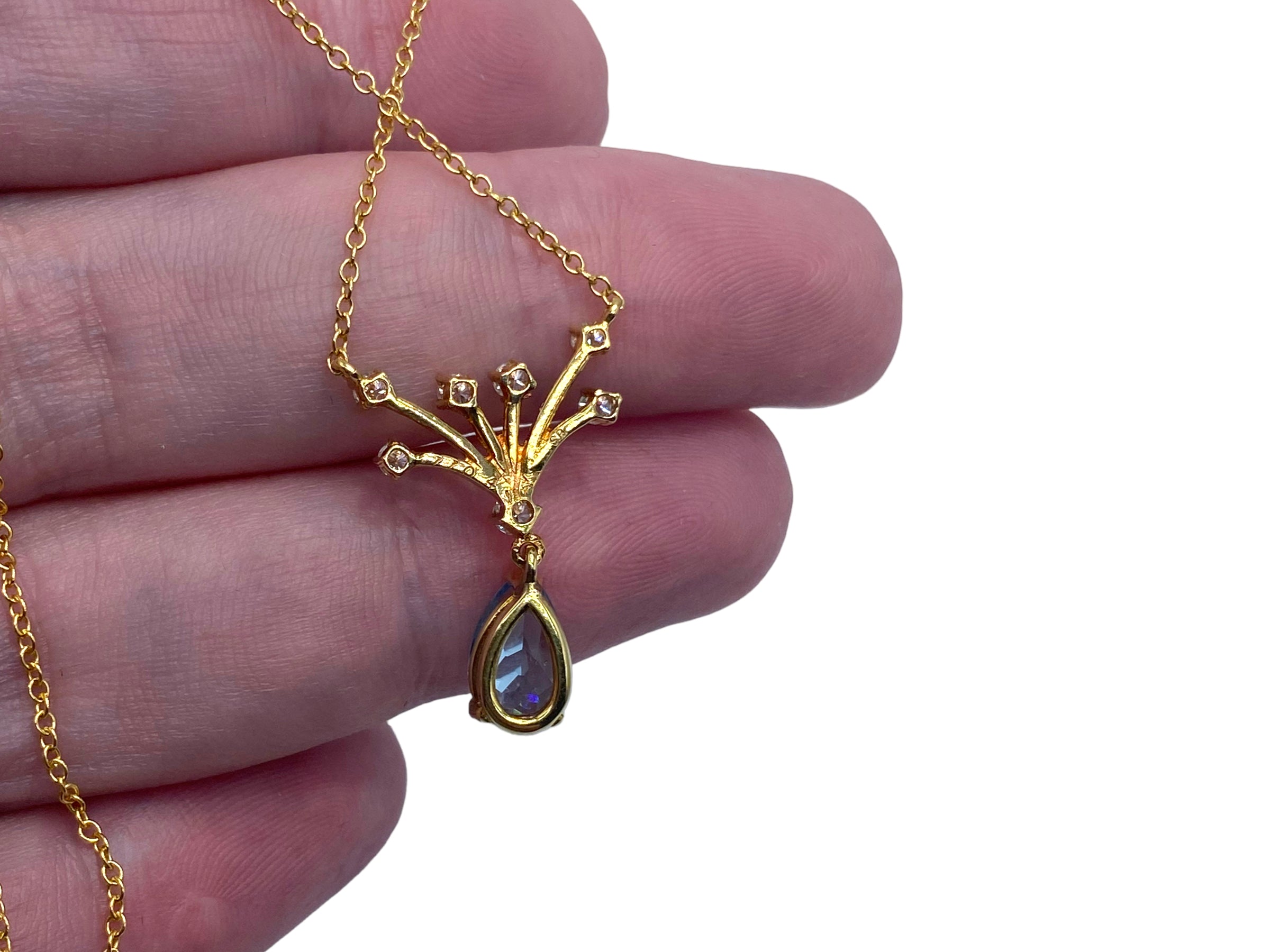 18k Aquamarine Diamond Pendant Necklace
