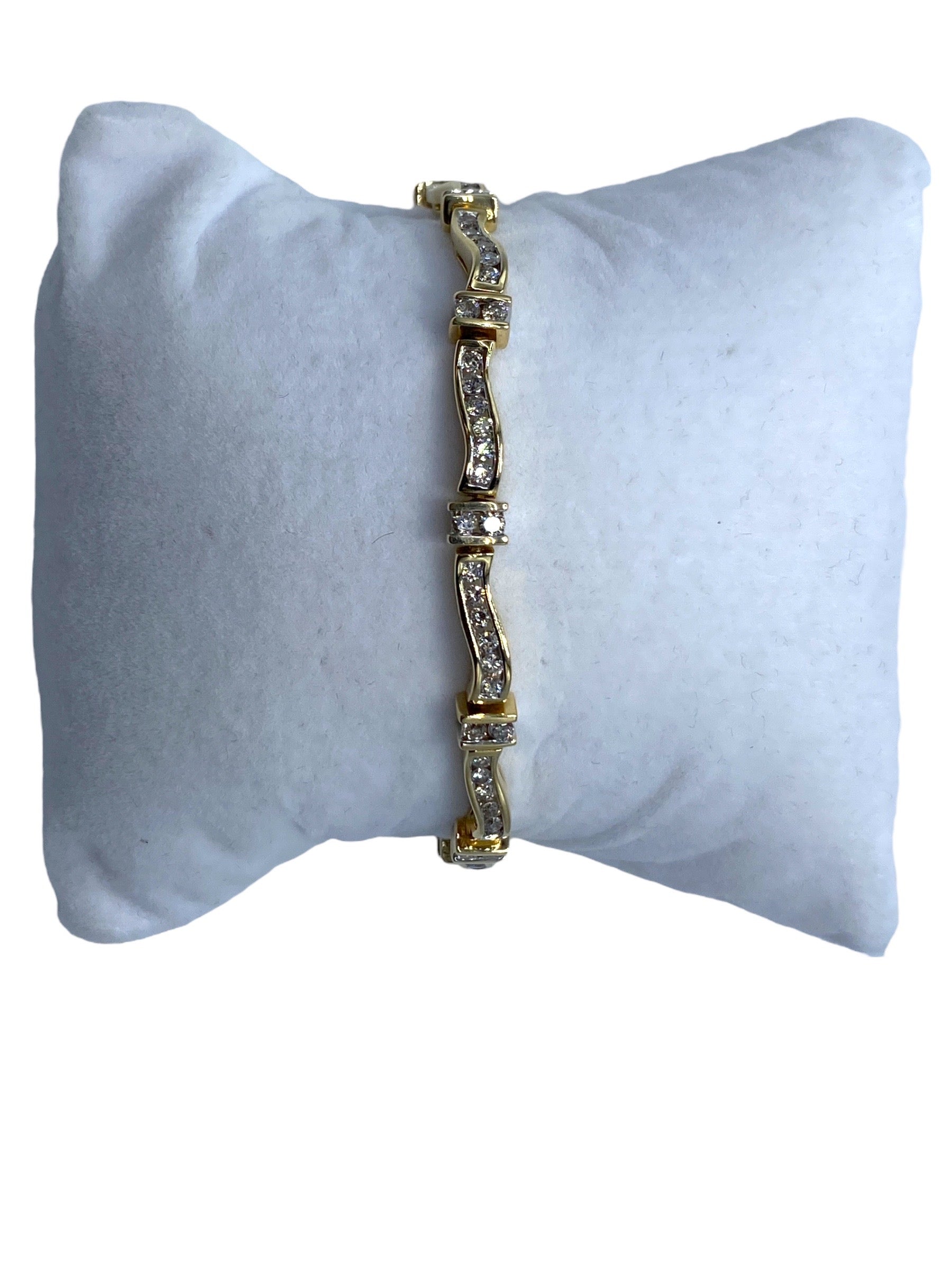 14k Diamond Wavy Bracelet