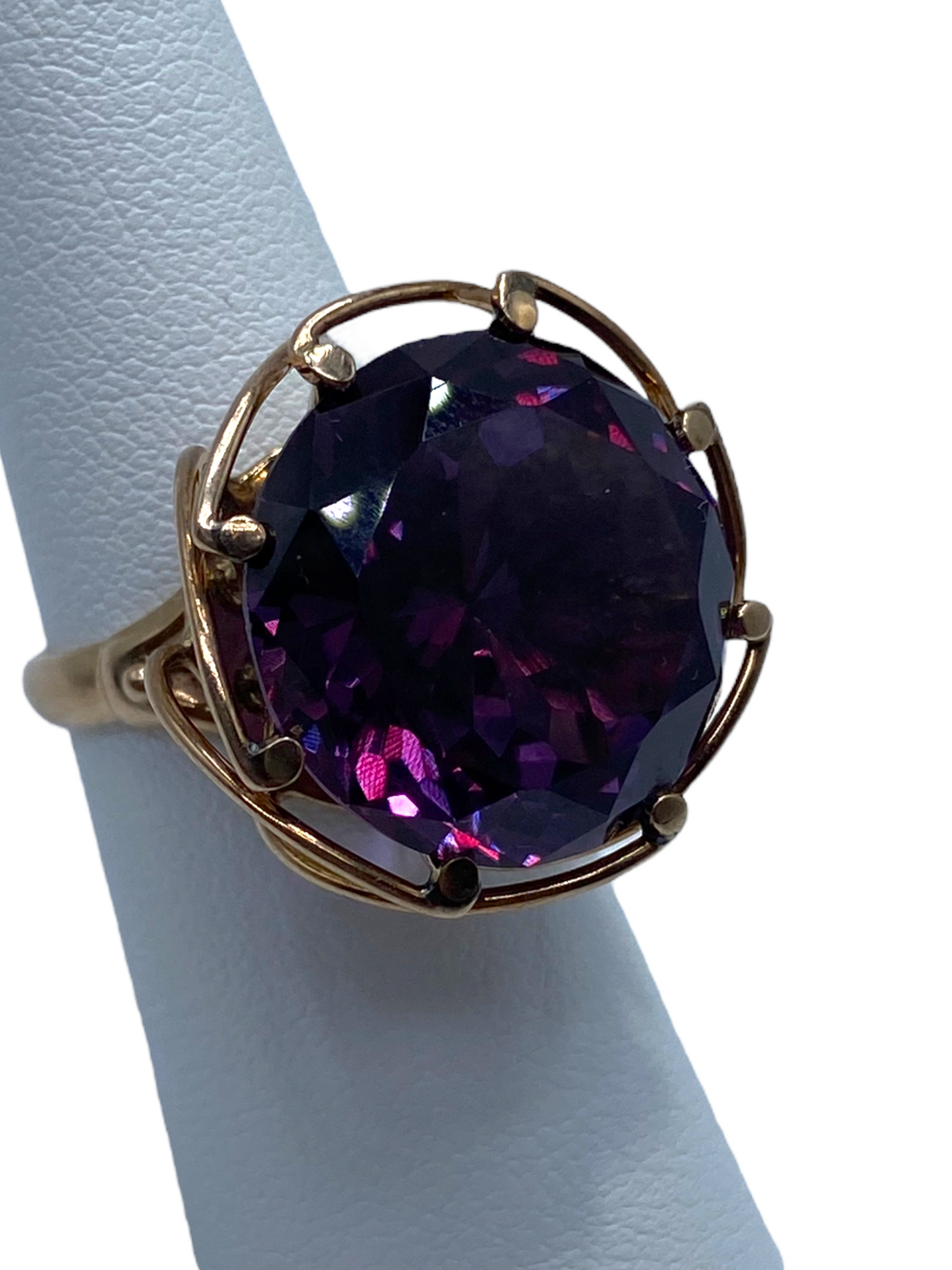 14k Synthetic Corundum Ring
