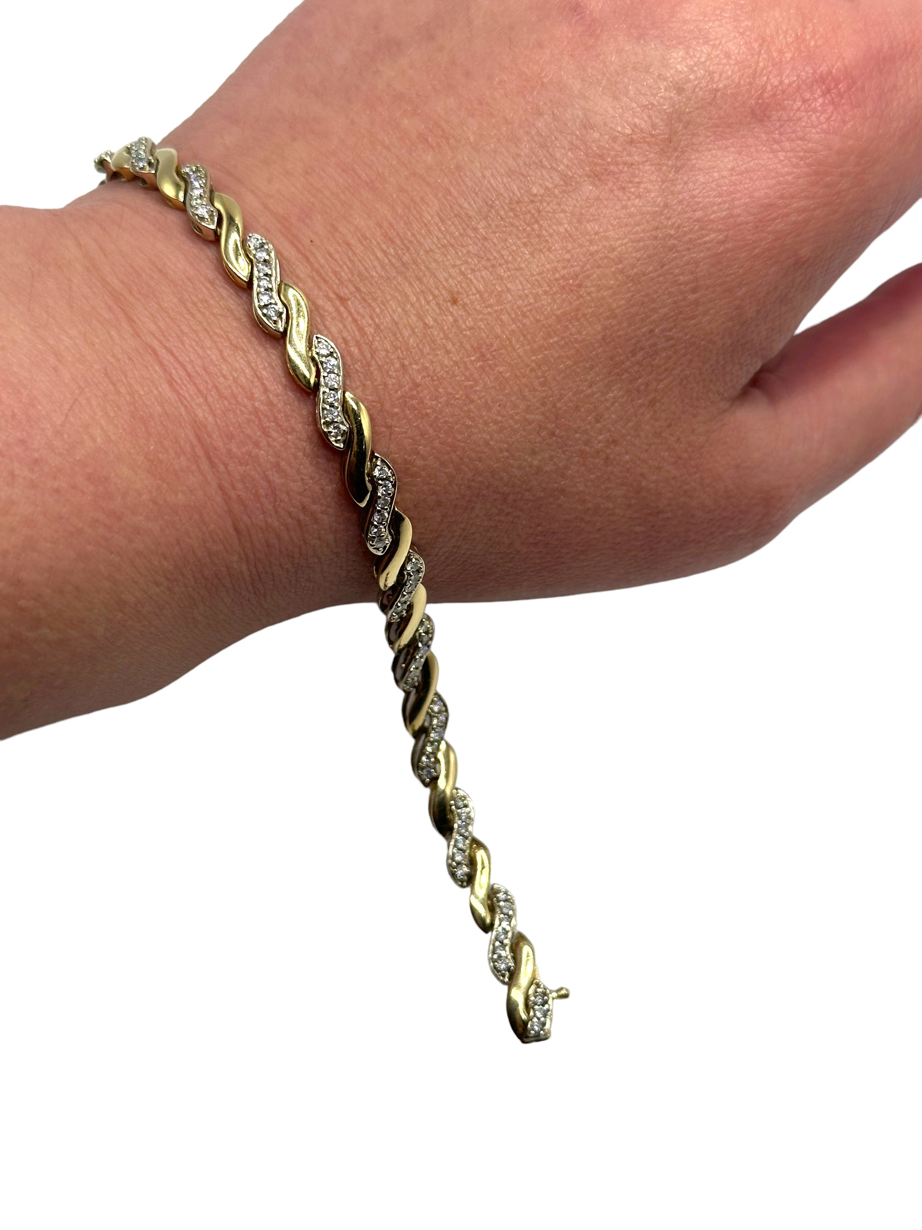14k Diamond Wavy Link Bracelet