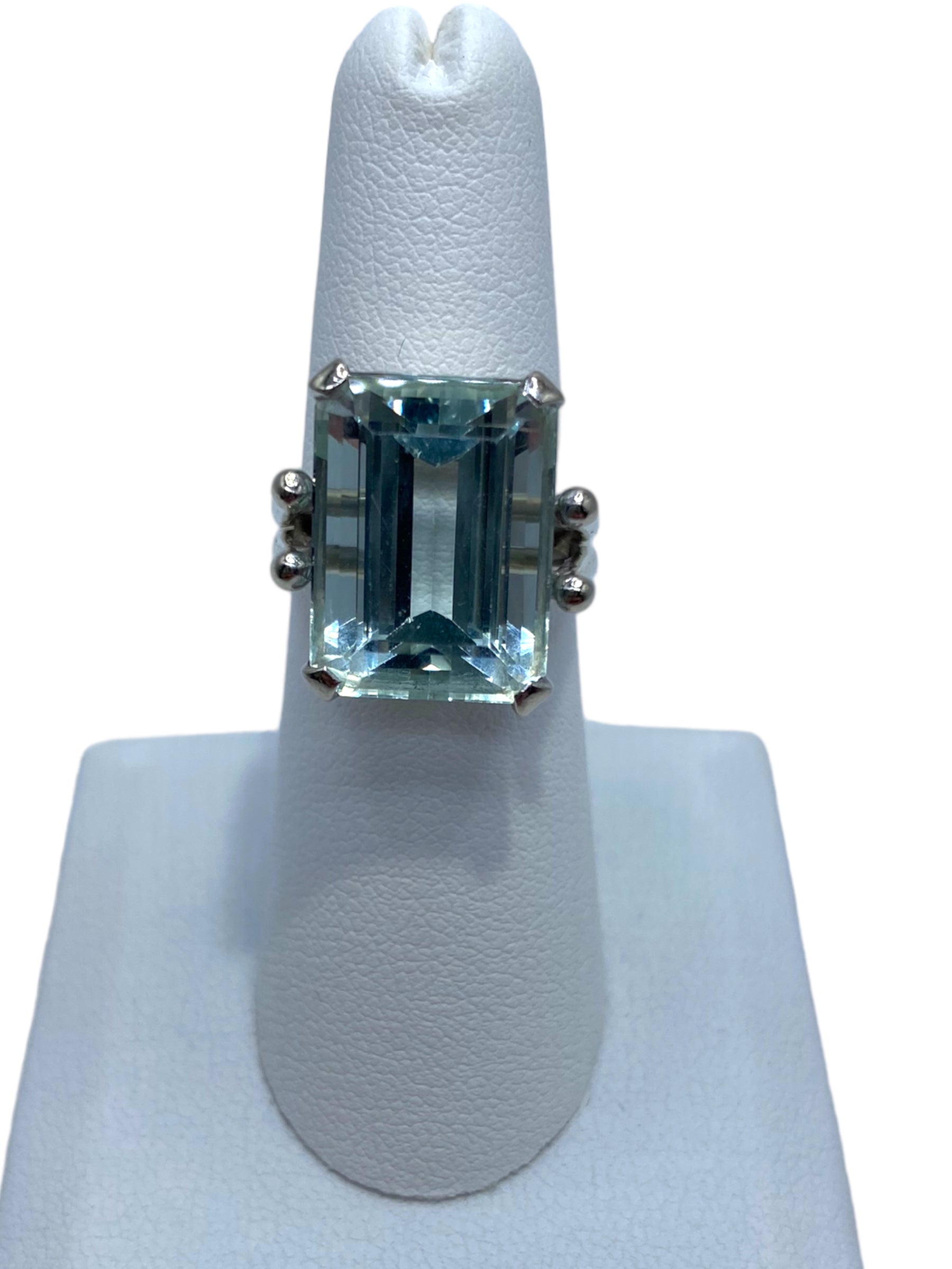14k White Gold Aquamarine Ring