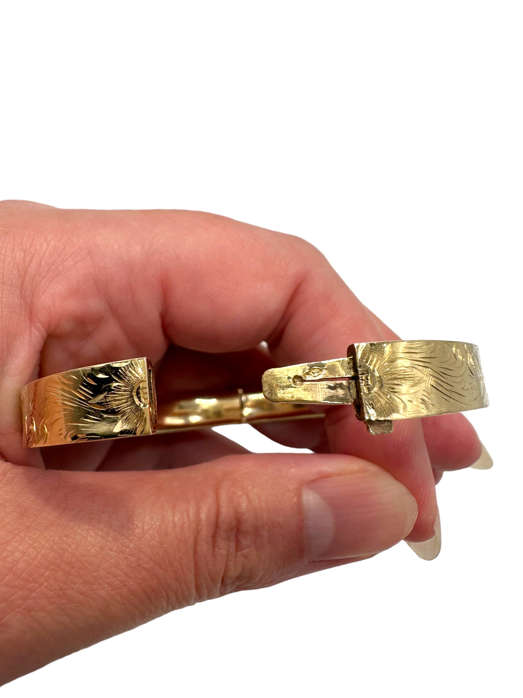 14k Flower Etched Bangle Bracelet