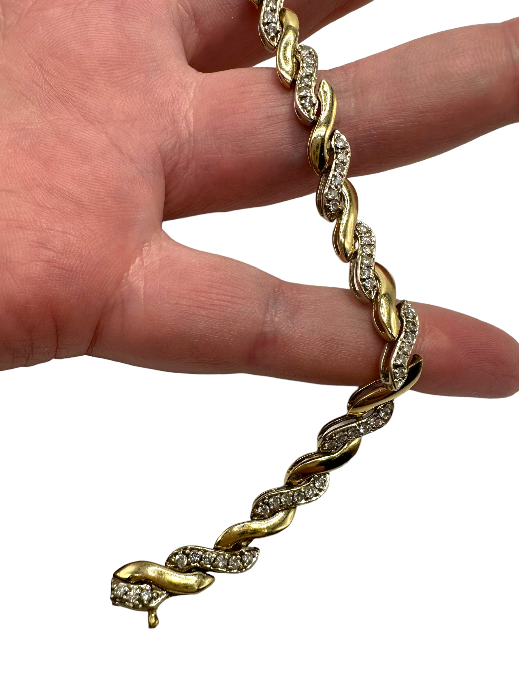14k Diamond Wavy Link Bracelet