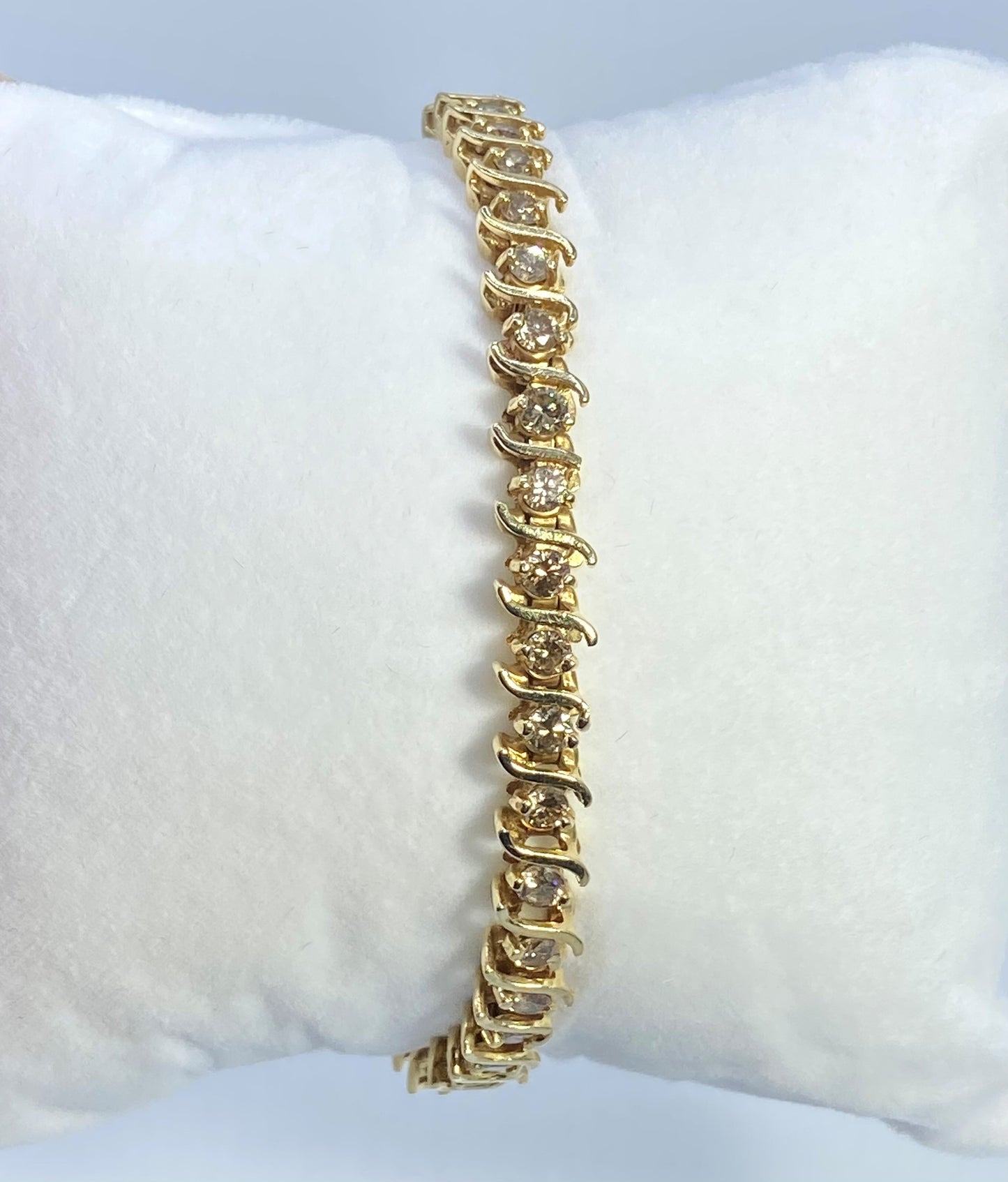 14k Yellow Gold Diamond Line Bracelet